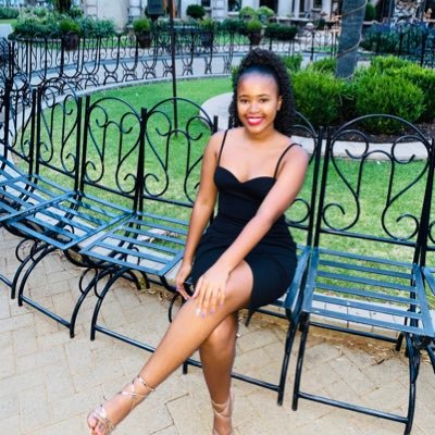 Refiloe_S_'s profile picture. -👑 -Romans 8:18❤️ -Aries ♈️