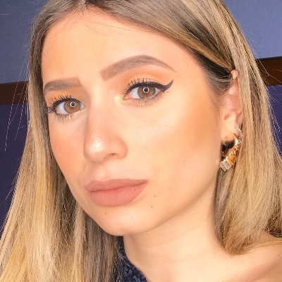 serrandomyt's profile picture. Studentessa del Master in Comunicazione, Marketing digitale e pubblicità interattiva @unicatt 🎓| Laureata in Lingue e Letterature straniere @uninait