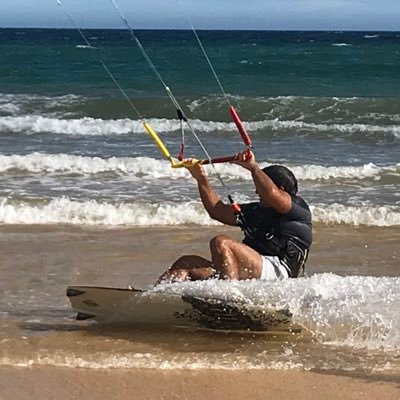 ICU doctor, researcher and kitesurfer - main topics: ECCO2R, volumetric capnography and nutrition. Believe in autonomous technology in ICU. Tesla fan.
