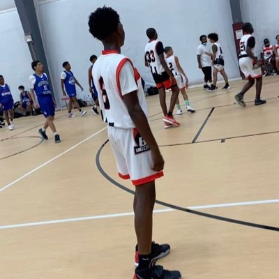 Class of ‘24📙Basketball💚.5’6 Point Guard🏄🏽‍♂️. 125 pounds🔑. New Heights Charter School 🏫.