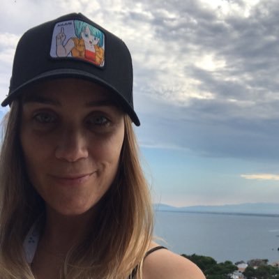 superdelieta's profile picture. Dona, mare i orientadora, en aquest ordre.