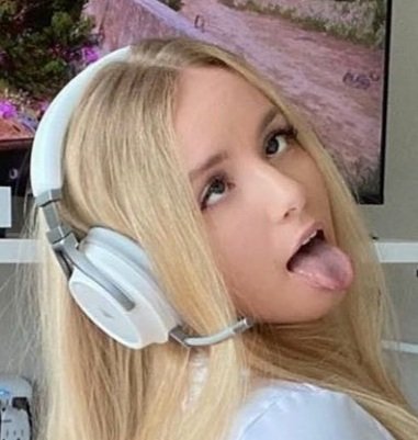 dr_fapper's profile picture. Spielt gerne an sich und anderen herum. Pornographiesüchtig und schreibt darüber.
NSFW visit me: https://t.co/T5IHyeRZag
RAVE: dr_fapper