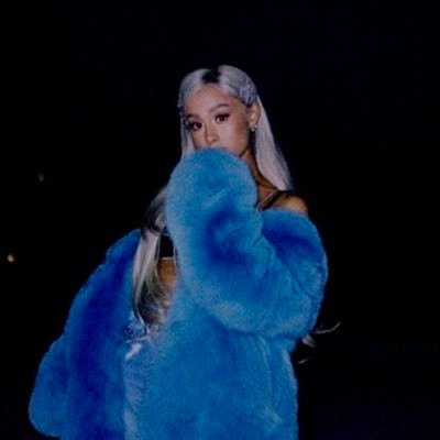 i love user @ArianaGrande