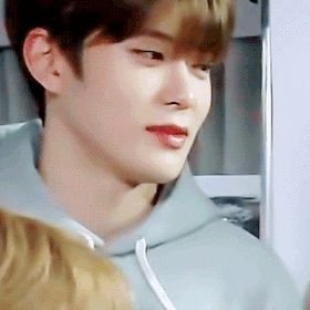 dffh89688527's profile picture. 