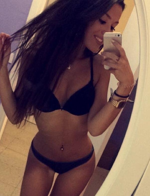 Hi, I’m bored!I want to meet new people.Follow me, I´ll send you my sexiest photo! 😜🎀💋