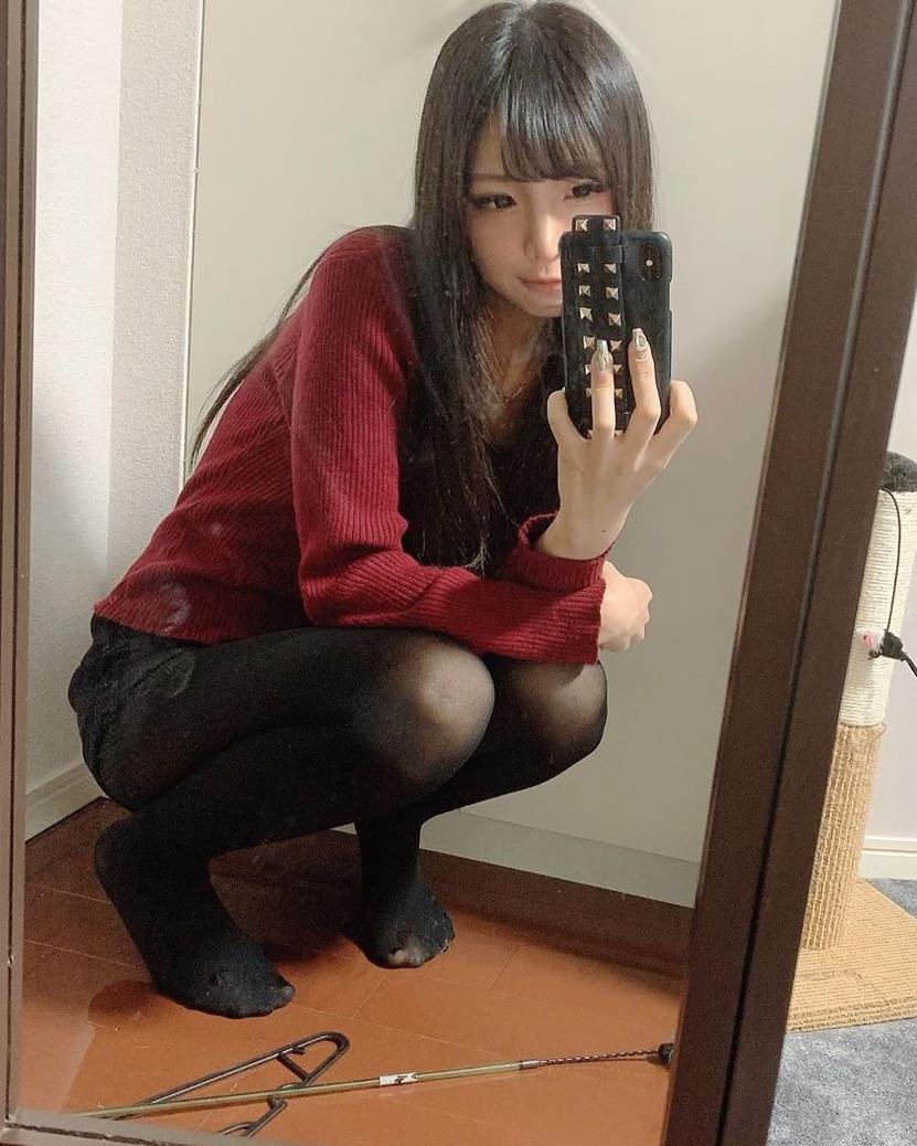 新しい友達を作るのは大好きなのよ！フォーしてくれたら、あたしの写真を見せてあげるわ
 😍👗👙
