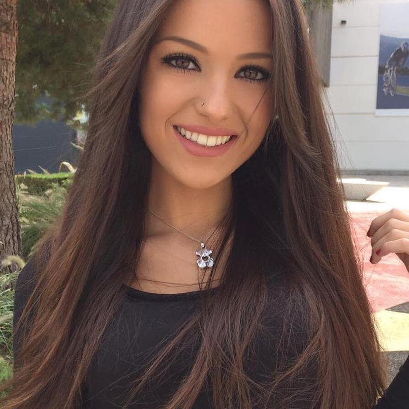 Would you like to meet me ? Add me and I´ll send you my naked photo in Direct 😊😍👗