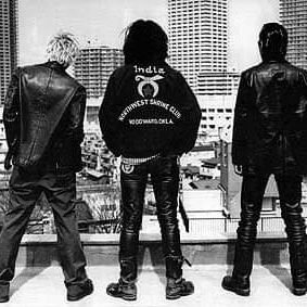 rzXEWMrVMed2EEh's profile picture. セックス、ドラッグ、ロックンロール

女性が好きで、音楽が好きで、酒が好きで、タバコが好きで、ギャンブルが好きで、漫画が好きで
ビューティフルに生きて死ぬための人生です
ロックが全てです
音楽が全てです

まるで人生のような音楽
まるで音楽のような人生