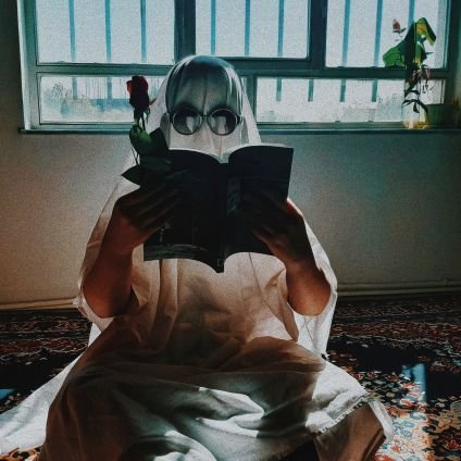 Maedeh2l's profile picture. 