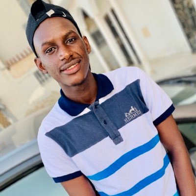 le soninkariste 🇲🇷🦅





puisqu'il faut vivre autant le faire avec le sourire ⚫