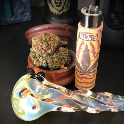passionné avant tout je promue des marque de cbd et teste tu veux tenter joint moi on fera un partenariat