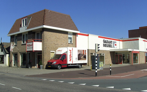 Nijhof Wooncetrum is een meubelzaak te Hoofddorp. Wij verkopen o.a. banken, kasten, vloerbedekkingen, gordijnen en bedden.