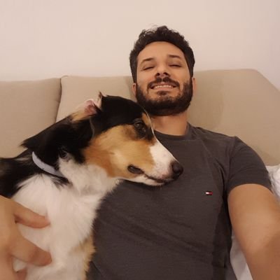 Parceiro de vida da Ana Buzaid e pai da linda Sophia. Curioso pela vida, por acasos e por muito esforço