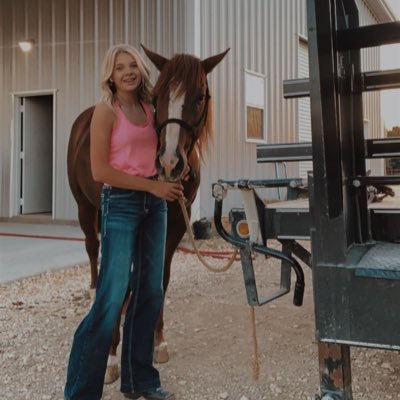God•Volleyball •Rodeos SHS •Volleyball #10• FFA Stephenville ,Tx.                              Just your typical blonde country girl🤠