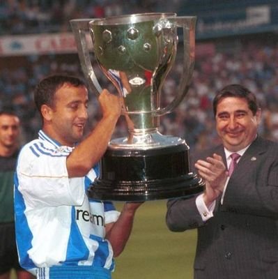 El Deportivo se levantará de nuevo. De Galicia. España! 🇪🇦
Me encanta cultivar mis propias verduras y seguir a mi club a todas partes.
4 hijos y 1 esposa.