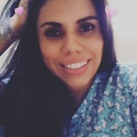 Sou uma eterna aprendiz.
Quando você julga uma pessoa,
isso não define quem ela seja.
Isso define quem você é.