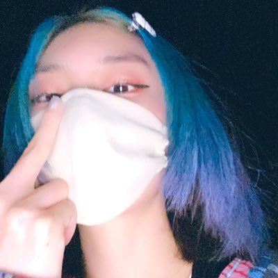 star_struck_une's profile picture. KISS & rebirth & DEATH, Love me do 微睡み天使 君の水槽でエゴを泳がせたい… 前髪雨を隠せ