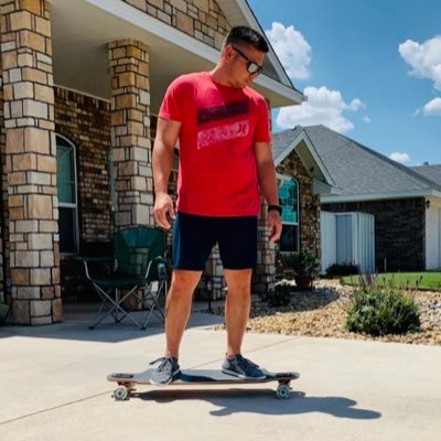 That's me on the beachside, combin' the sand, Metal meter in my hand, Sportin' a pocket full of change 🌊🏄🏽♂️
