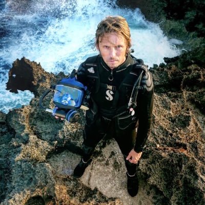 @AskAynsley #PADI Platinum Course Director, EFR Instructor Trainer, Tec Instructor Trainer. MEMINISSE SED PROVIDER