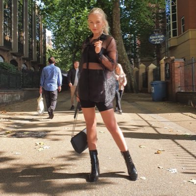 EllMayyy's profile picture. Singer. IG- elliemayreynolds18 https://t.co/J1anPYPk35