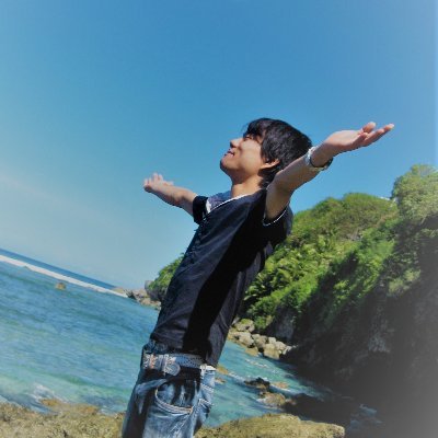 流浪の音楽家です。ピアノ弾いたり作曲したり。本業が別に有り。音楽7その他3程度でツイート。特技は洗濯物たたみ。お気軽にお絡みくださいませ♪ ｜ILCO(連弾)@ilcopianoduo ｜trioto(歌モノ)@triotomusic