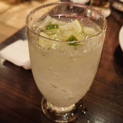 tina_novel's profile picture. 意識低い系。なるようになれ。
海月雲ろあちゃん推し🪼☁。
反応いただいた方を勝手にフォローする習性があります。基本害はないのでご容赦ください🥺