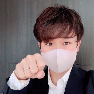 〔支援学校小児医療ケア×教科書販売担当×書店経営補助×学校給品部応対×医療脱毛・美容医療×投資×サロン経営〕の7軸で活動。 その他事業(芸術制作、他)準備中。無人経営・効率化と少ない実動時間を目指す。ビジネスと投資に、適度なリスクを。生活を圧迫させないバランスで、豊かな人生を。遊びを大切に。水泳サークル活動中。