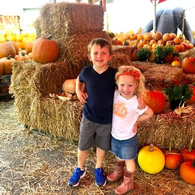 RiianBrock's profile picture. Mom, Wife, Daughter, Educator