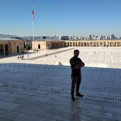 sonerbaylas's profile picture. Aşk,
Kadın,
Şarap - 
Bir Başka Düşünen Adam!