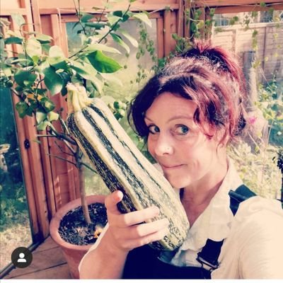 Combining my skills and passion for plants and creativity I design and build exciting and unique gardens.
TV researcher & AP
Gardeners' World
Garden rescue