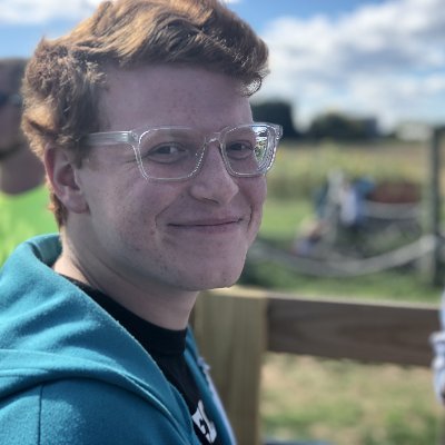 25. FLOSS zealot(?). Lead maintainer @pumpdotio, author of @straticjs. UNIX philosophy subscriber. Sysadmin. Conference speaking enthusiast. he/they