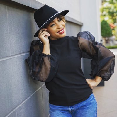 Wife | Mom | Marketer | Helping women entrepreneurs get unstuck by teaching them how to position their brand to reach their ideal target market.