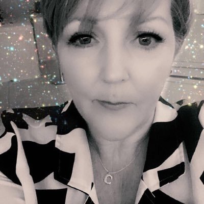 carolinefoxmcg's profile picture. 