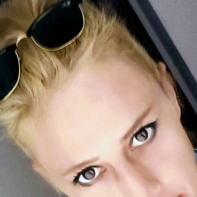 spoiler321's profile picture. Sinema_Felsefe_
Senaryo.
Bildiğiniz doğruları sorgulama vakti ...