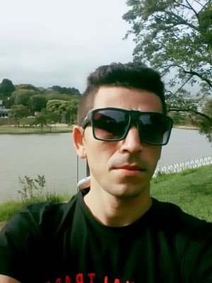 Nascido em Camocim-ce; sou compositor e