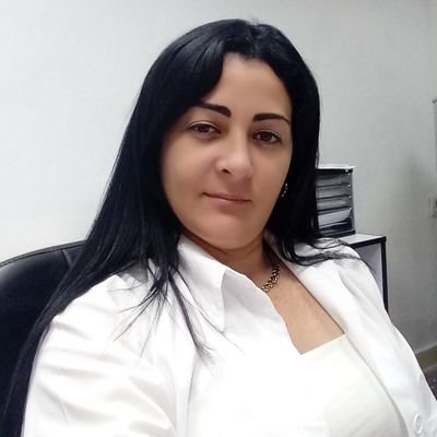 Soy madre, doctora, revolucionaria. Directora Nacional de Atención Médica y Social, del @MINSAPCuba