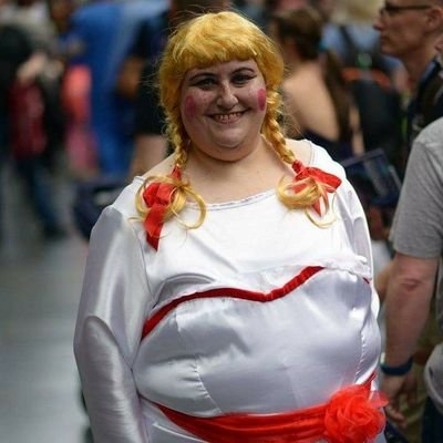 Dressmaker/designer/costumier, gamer & horror fan & writer. ❤ comic cons, Marvel, SPN & more. Bipolar & BPD.