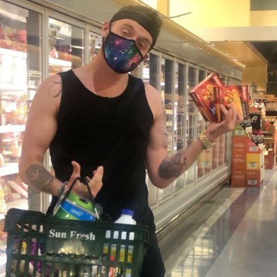 dteel88's profile picture. I like stuff. #KCMO #Chiefs #Royals #Cowboys 🤘