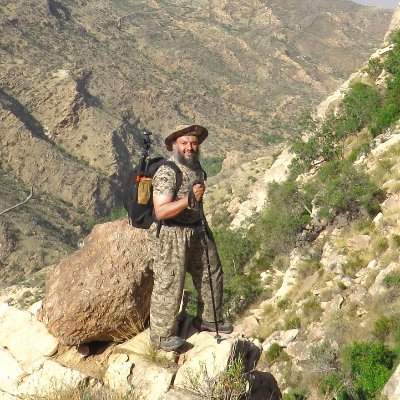شغوف بالحياة البرية،واستكشاف معالم بلادي الجميلة، معتنٍ بالتوعية البيئية،هاوٍ لتصوير مشاهد الطبيعة التي تعرف بجمال الخالق وعظمتهﷻ، هاوٍ في معرفة النبات في تنومة
