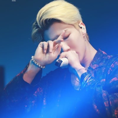 memorycode1's profile picture. 幸福这个词，只是儿时照片上天真烂漫的笑容。