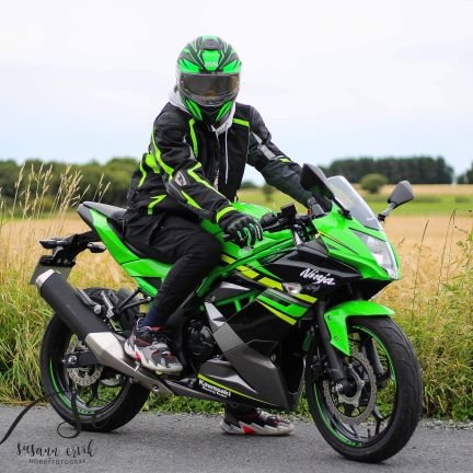 Alexand28250476's profile picture. 