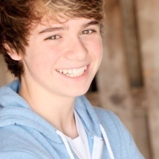 beadlesnurpants's profile picture. Yeah, so obviously we want Christian in our pants. You know you do too. ;) He's a studd. He's not cute, he's sexy. g3t @ us. (y)