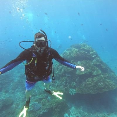 To save the 🌏 worlds 🌊oceans and
water from privatization and destruction.
To show the healing modalities of
scuba diving to the world.