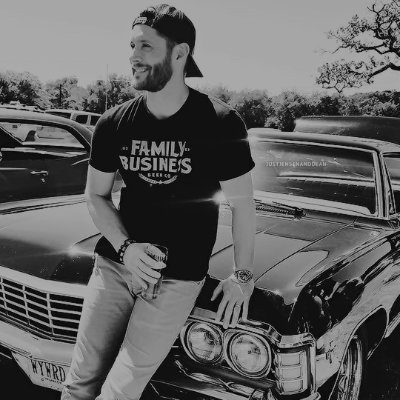 ♔\ FAMILY don't END in BLOOD. AU & CANON portrayal. owner of angelsenvy brewing co. married to @ABlondeHuntress; big brother to @puppyeyedhuntr.