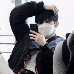 nct mark lee ⋆ Arion's caretaker in 72h ㅡ devour the gentleman intriguing demeanor, chanting spell that locked their orbs to the only king.