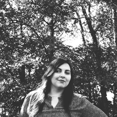 ✨Christian
📚 Loves stories + nerdy things
🖋️ Writer of fantasy + fluff
🐈⬛ Cat Lady
🫖 Hobbit at heart who likes cozy things