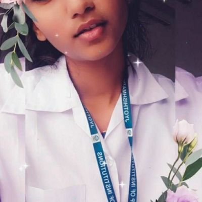 QueennTanu's profile picture. just a basic gurll...!!🕊