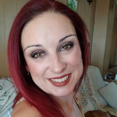 Se puede vivir sin Twitter, pero he decidido que no quiero. Después de un paron, de cero y a lo loco!!!
Trabajo en #zapatosmayka
