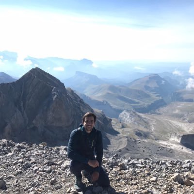 edurolom's profile picture. Numbers and stories