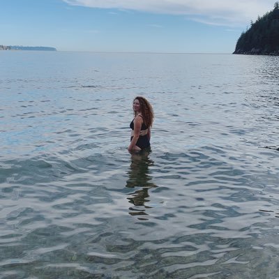 mays_forbes's profile picture. she/her 🌻 | cold water dipper ❄️ | birth doula ✨